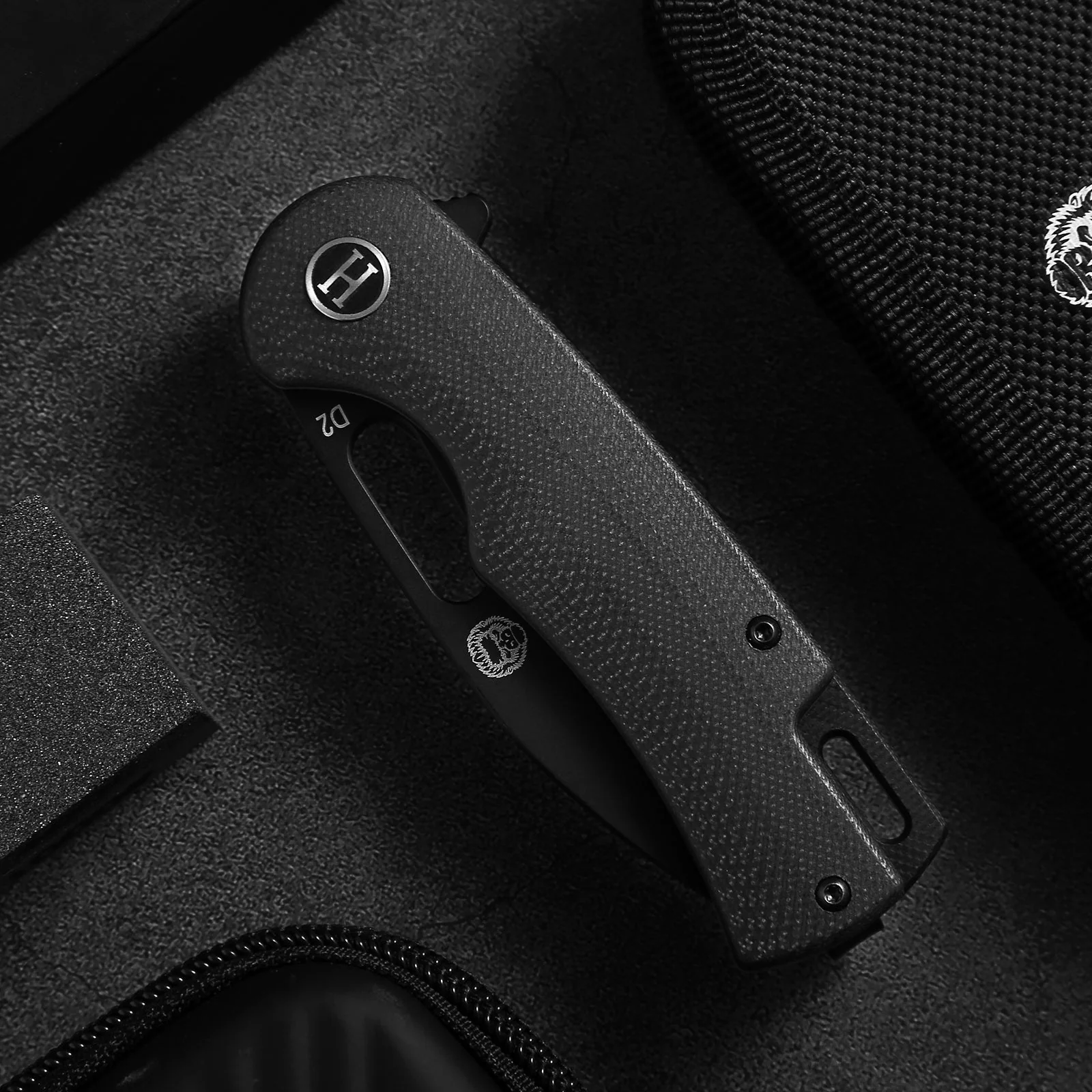 The Venture Point Folding Pocket Knife Giftset for Men and Women (Black and Blue) - Image 5
