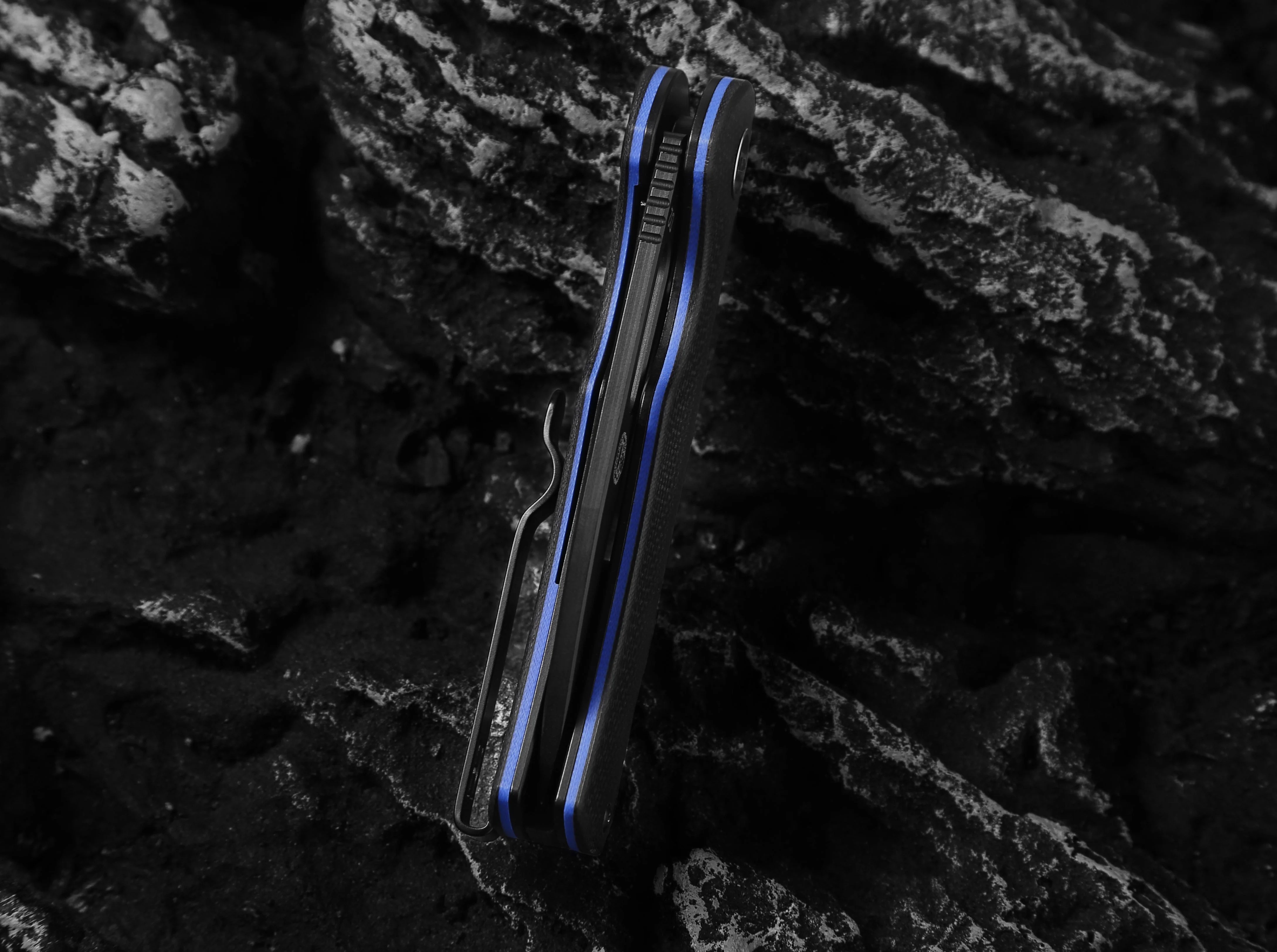 The Venture Point Folding Pocket Knife Giftset for Men and Women (Black and Blue) - Image 7