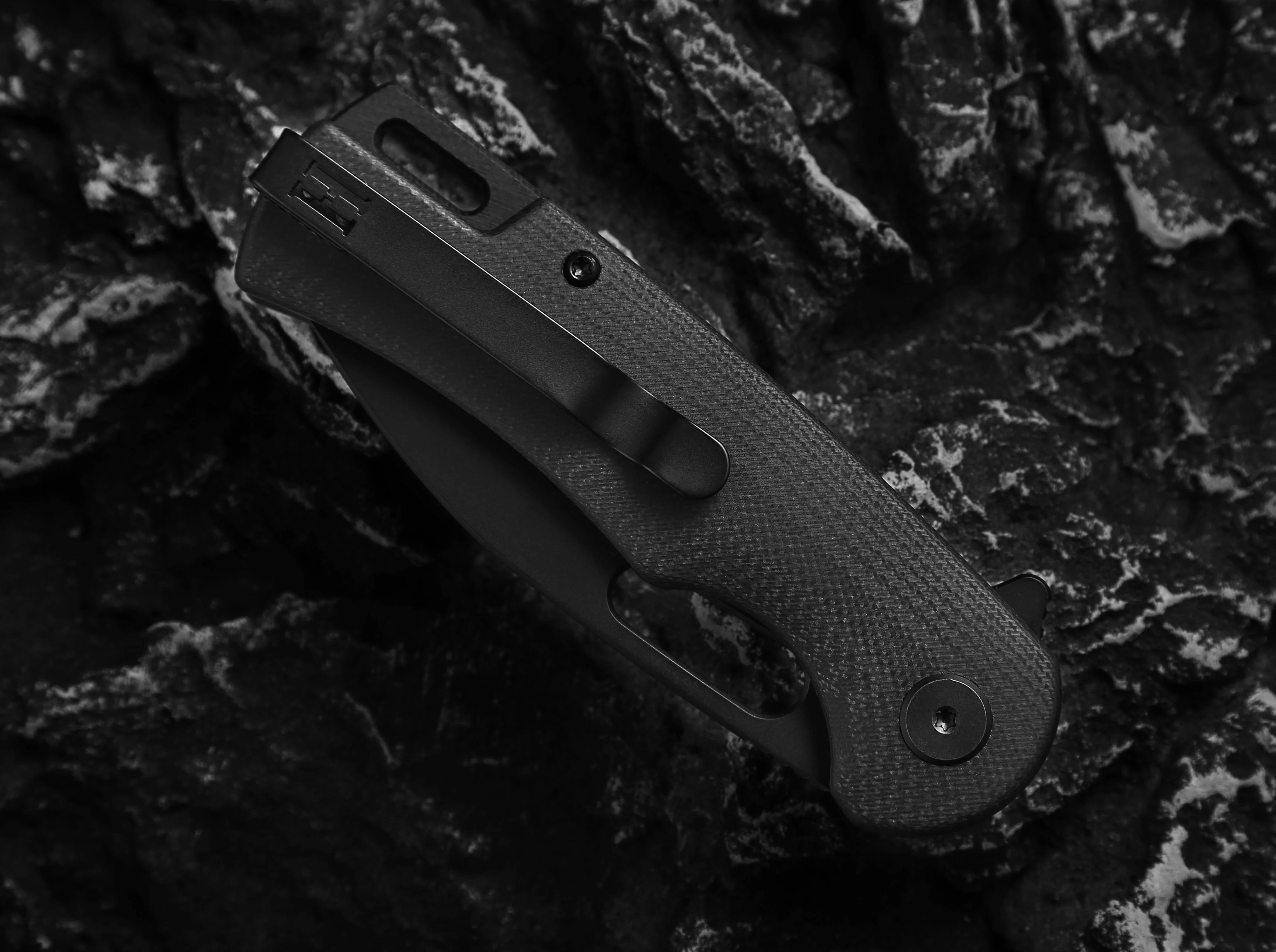 The Venture Point Folding Pocket Knife Giftset for Men and Women (Black and Blue) - Image 8