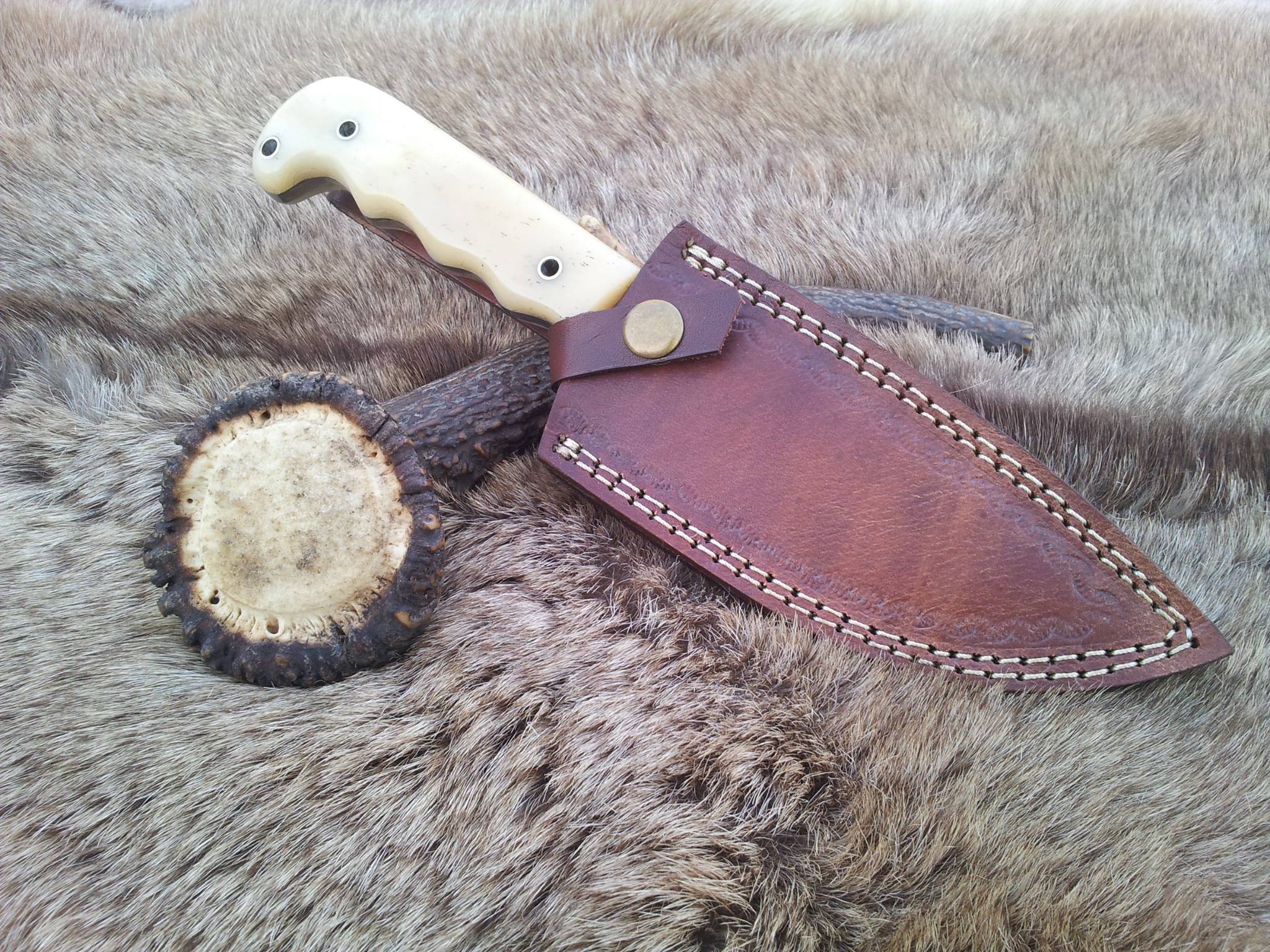 The Wilderness Edge: Custom Handmade Damascus Steel Outdoor Hunting Knife | Bone Handle | 10 Inches | KBS Knives - Image 4
