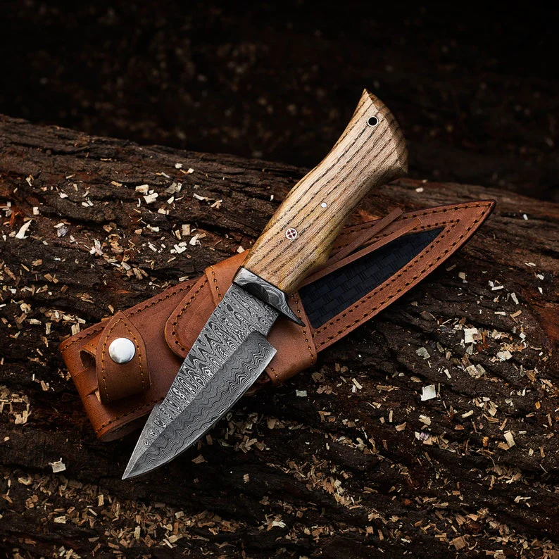 The Wilderness Elegance: 10-Inch Hunting Knife with Damascus Steel Blades, Walnut Wood Handle, and Damascus Guard - Image 4