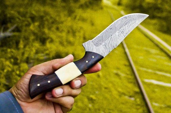The Wilderness Elite: 10.5-Inch Hunting Knife with Full Tang Damascus Steel Blade, Bone and Wenge Wood Handle - Image 2