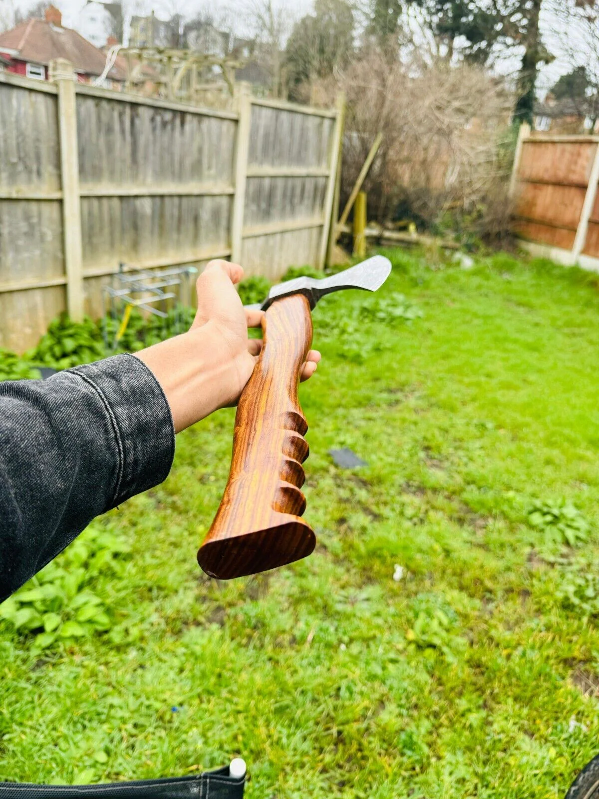 Tomahawk Axe For Sale with Custom Handmade Forged Damascus Steel Blade – "Rosewood Valor" - Image 3