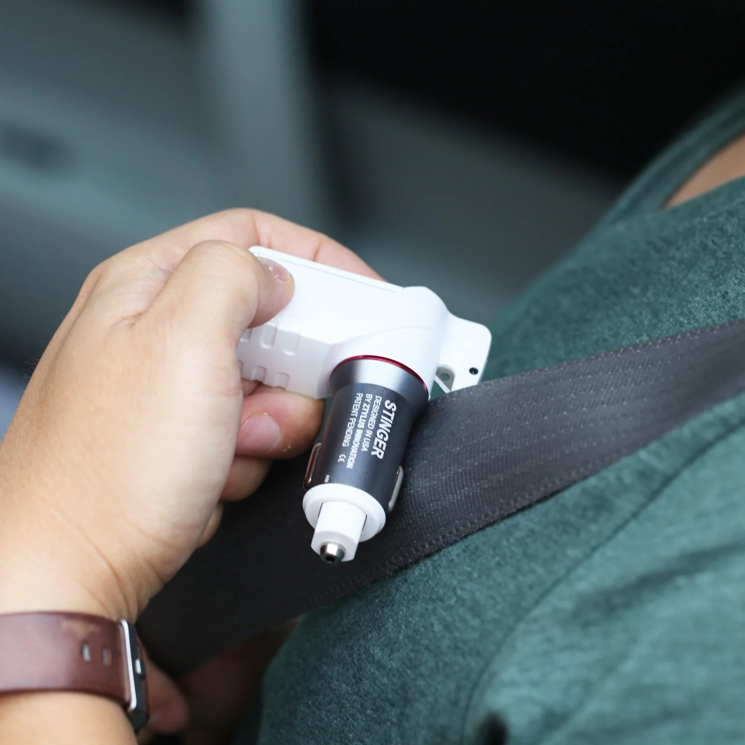 USB Car Charger Emergency Tool (White) - Image 4