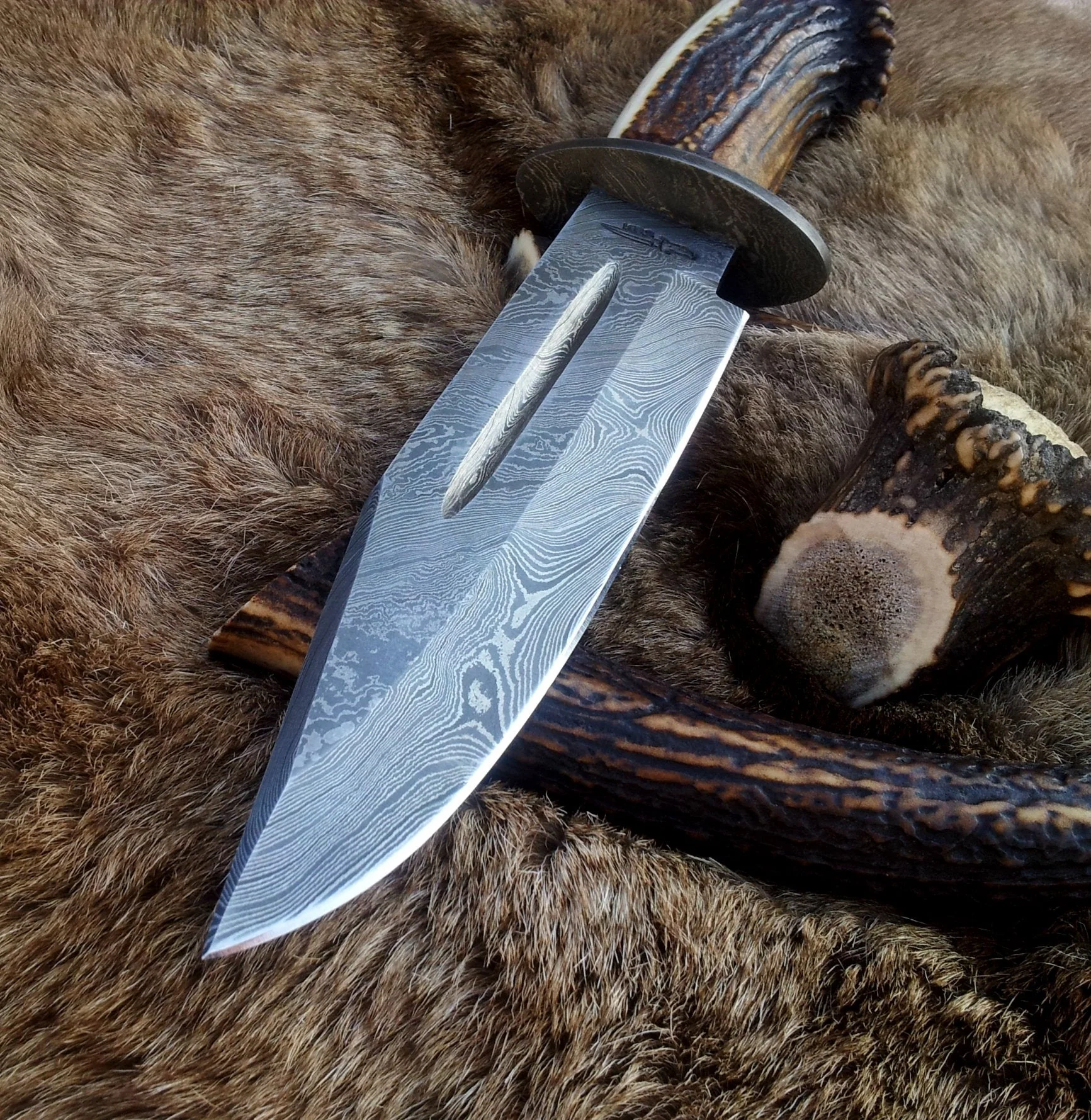 Vintage Bowie Knife with Custom Handcrafted Damascus Steel Blade & Stag Horn Handle - 14 Inches - Image 3