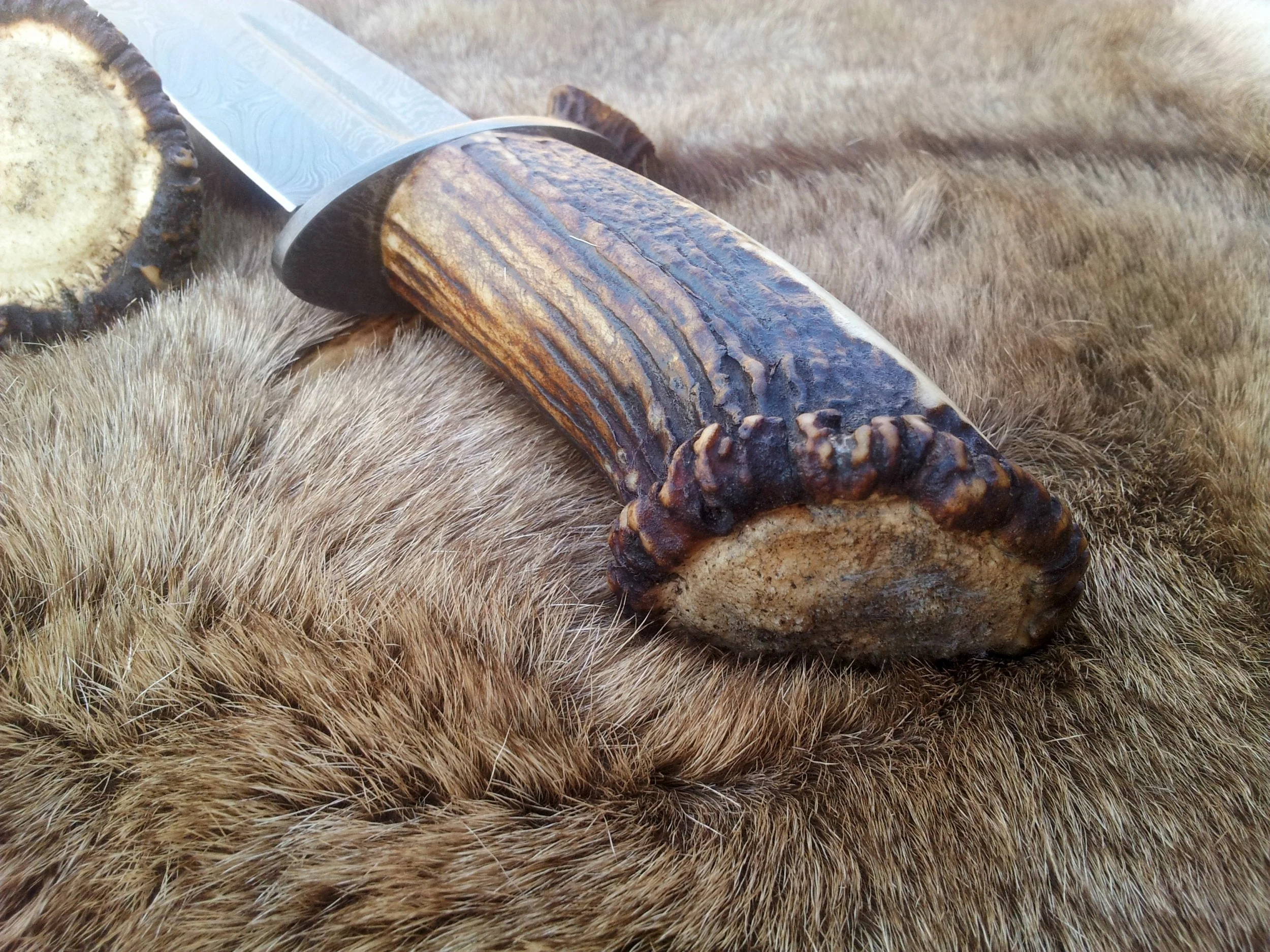 Vintage Bowie Knife with Custom Handcrafted Damascus Steel Blade & Stag Horn Handle - 14 Inches - Image 4