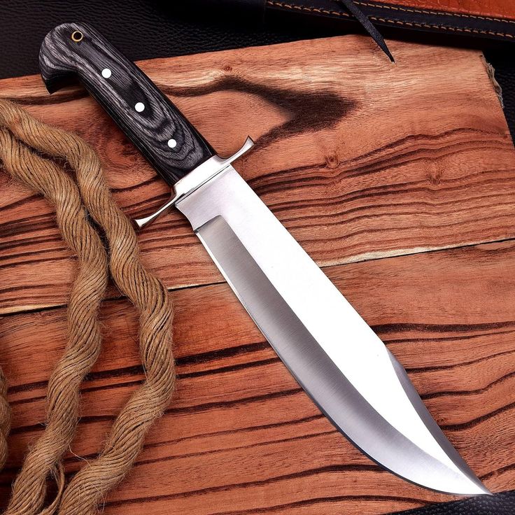Wild Frontier: Hunting Bowie Knife with D2 Steel Blade, Exotic Wood Handle, Steel Guard, and Leather Sheath - Image 2