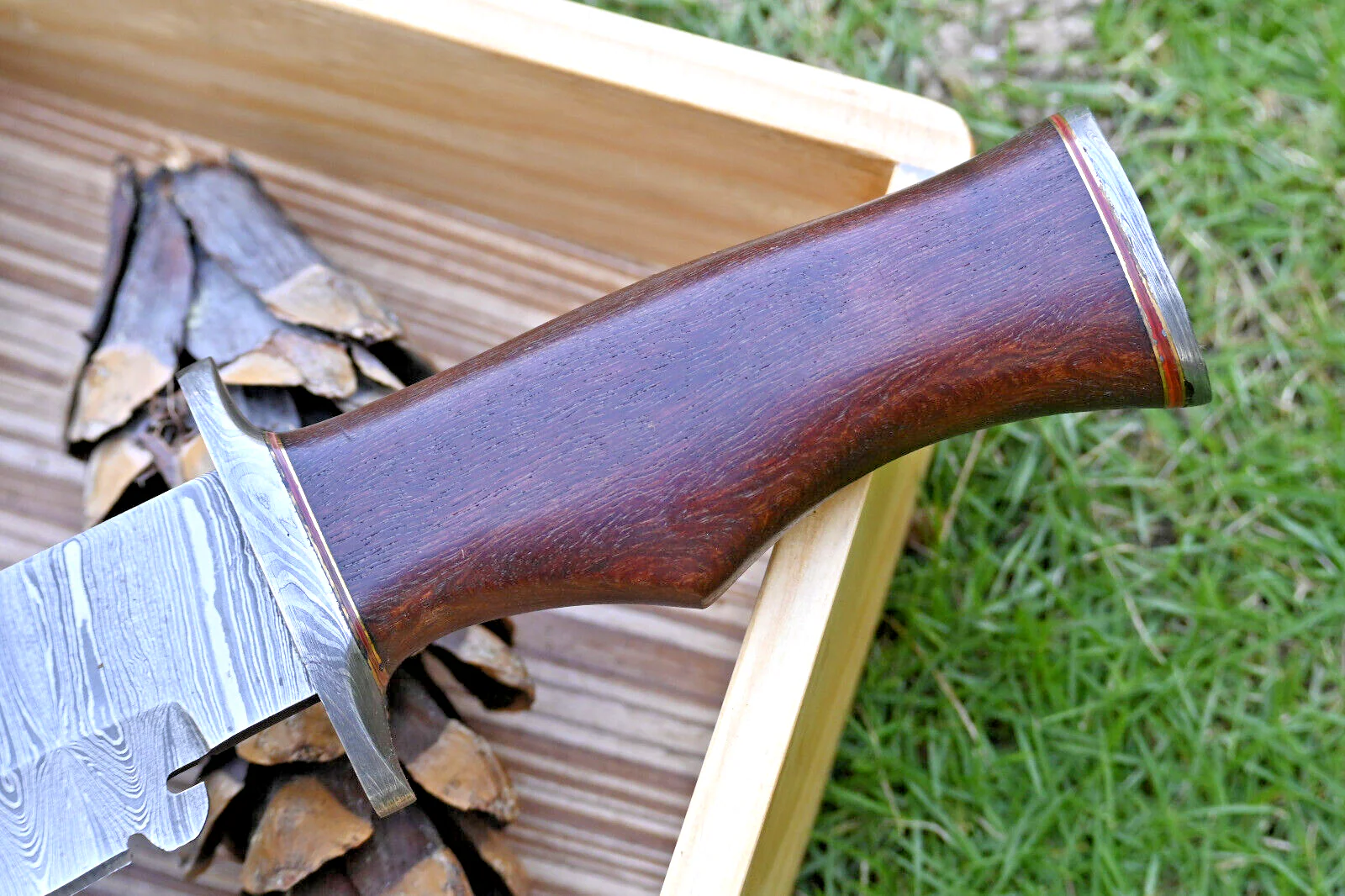 Wilderness Master: Hunting Bowie Knife with Damascus Steel Blade, Rosewood Handle, Damascus Guard, and Leather Sheath - Image 3