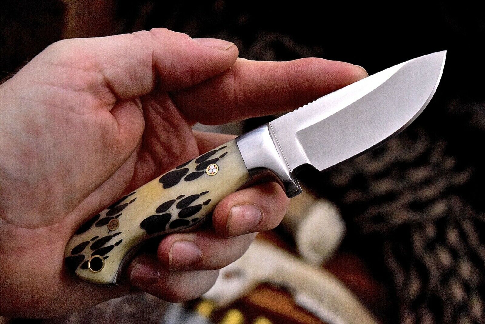 Wolf Paw Hunter’s VG10 Steel Knife – Scrimshaw Bone Handle - Image 2